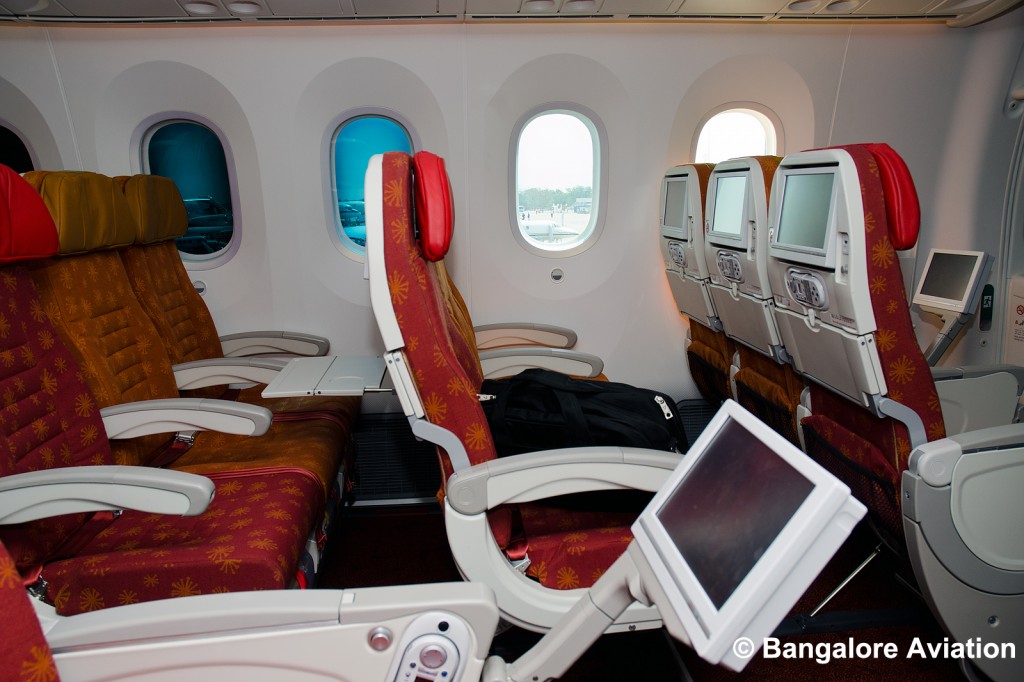 Air_India_787_Dreamliner_Economy_Class_Pitch