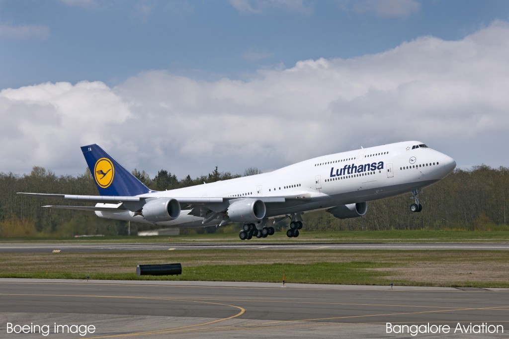 Lufthansa 747-8I Take off Images K65636-05