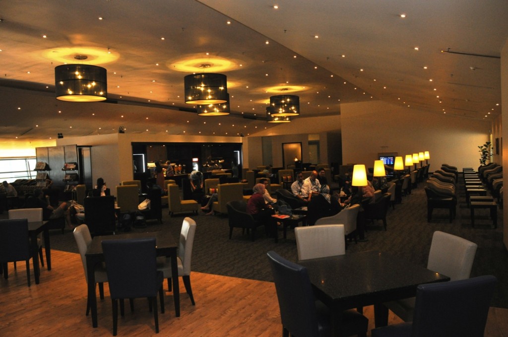 Malaysia Airlines Golden lounge Kuala Lumpur - business class lounge