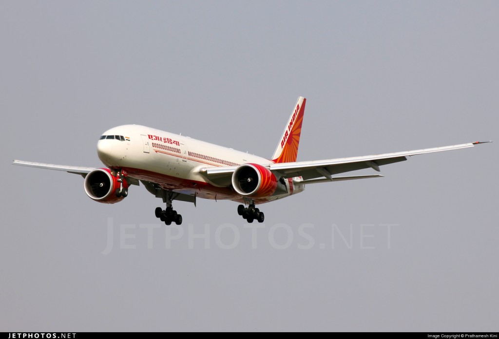 Air India Boeing 777-237LR VT-ALG Kerala on short finals to runway 27 at Mumbai airport. Photo copyright Prathamesh Kini, all rights reserved. Do not re-use or re-produce.