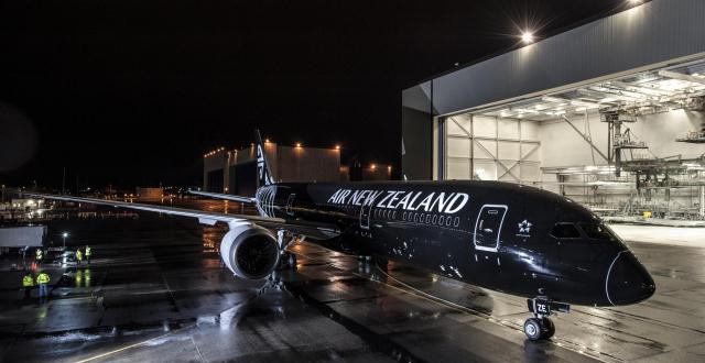 Air New Zealand launch Boeing 787-9 in all-back livery leaves Boeing paint shop.
