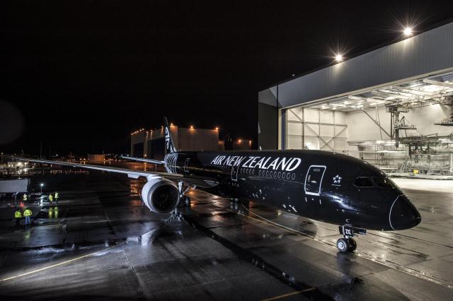 Air New Zealand launch Boeing 787-9 in all-back livery leaves Boeing paint shop.