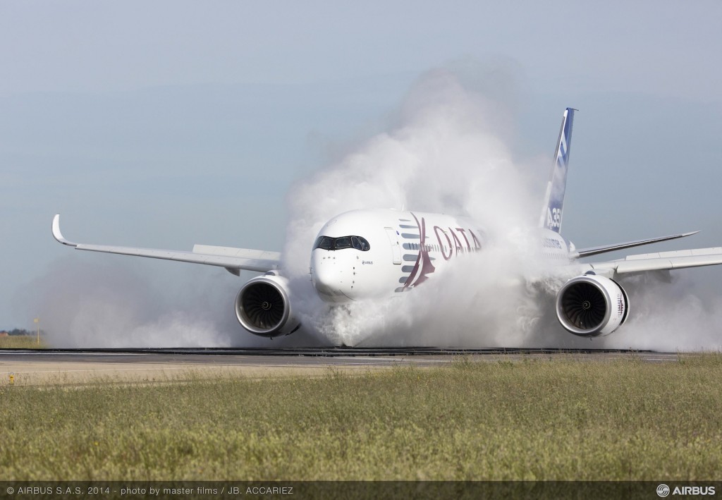 Airbus_A350_XWB_water_ingestion_test_2