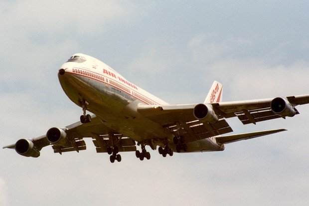 Air India Boeing 747 VT-EFO Emperor Kanishka at London Heathrow. Photo taken on 10-June-1985 just 13 days before its bombing. Photo by Ian Kirby (Ian Kirby as seen on airliners.net) [CC-BY-SA-3.0 (http://creativecommons.org/licenses/by-sa/3.0)], via Wikimedia Commons
