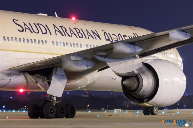 Saudi Arabian Airlines Boeing 777-200ER HZ-AKM
