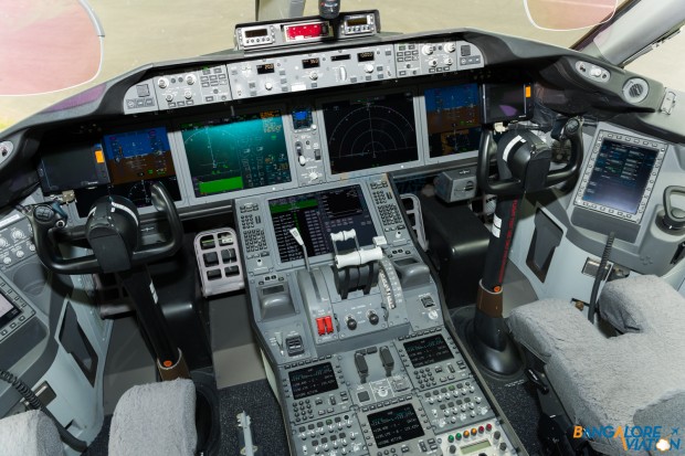 Boeing 787-9 cockpit