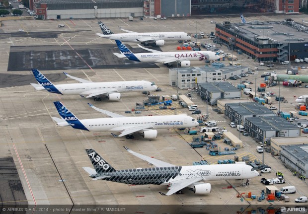 Airbus_A350XWB_Formation_Flight_-_Push-back_-_01