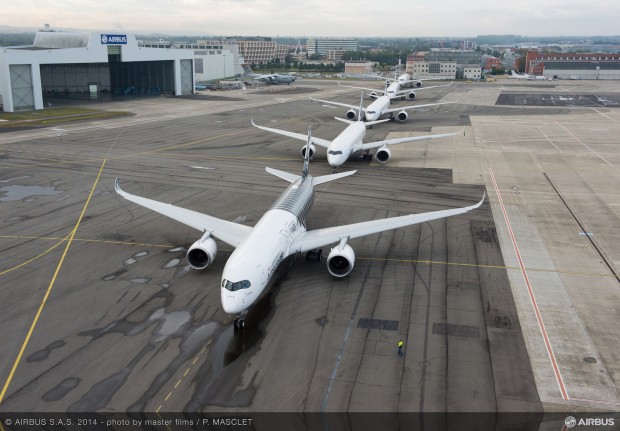 Airbus_A350XWB_Formation_Flight_-_Push-back_-_05 (1)