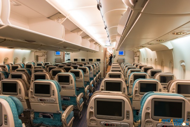 Singapore Airlines A380 3-4-3 economy class.