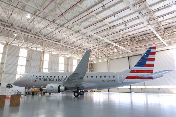 American Eagle Embraer E175 N200NN.