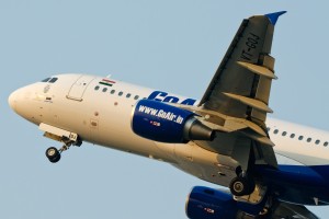 GoAir Airbus A320 VT-GOJ takes off from New Delhi. Photo by Devesh Agarwal.