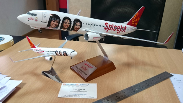 SpiceJet VT-SZK Red Chilli collector's edition scale models 1:100 plastic and 1:200 metal.