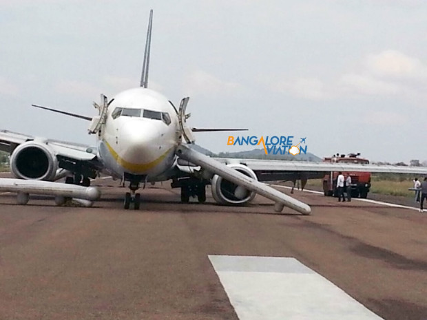 Jet Airways Boeing 737-800 VT-JGA landing gear collapse, Khajuraho airport. Incident not accident.