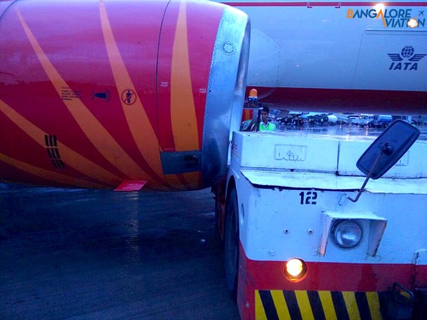 What was the tractor driver thinking? Nacelle damaged. Air India Airbus A320 VT-EPJ hit and damaged by tractor