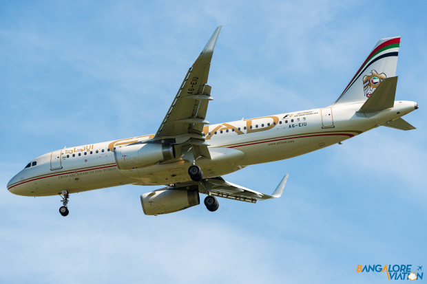 Etihad Airbus A320 A6-EIU.