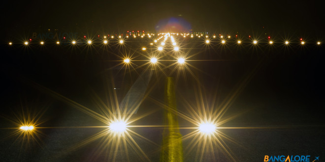 Runway 28 at Indira Gandhi International Airport at night. Image copyright Vedant Agarwal.