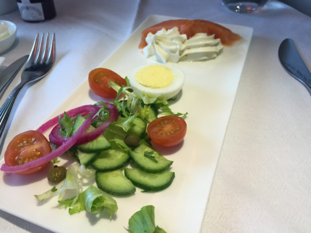 Cured salmon with Dil cream.