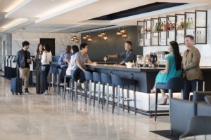 United Airlines Polaris Lounge San Francisco - Bar