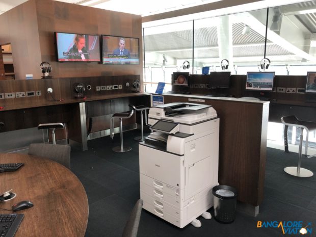 One of two business centers at British Airways' Galleries terminal 5B Lounge.